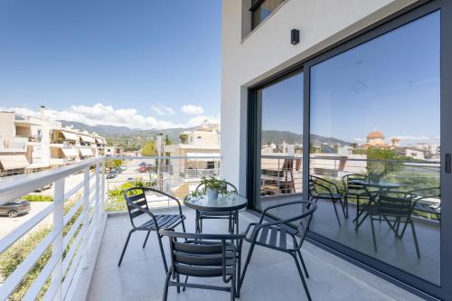 Pagani Blue - Luxury Maisonette B1 in Pharae