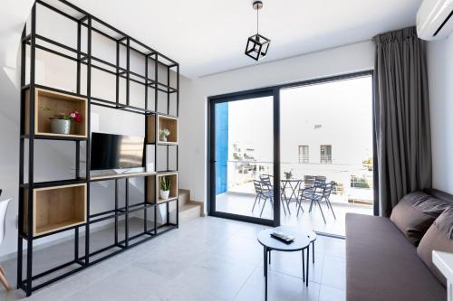 Pagani Blue - Luxury Maisonette B1 in Pharae