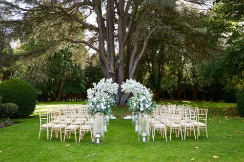 マクドナルド アンスティ ホール ホテル