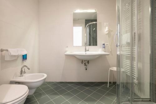Echotel Room Type - Classic Triple Room