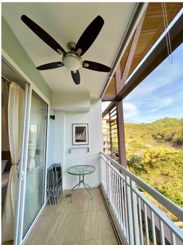 Pico de Loro Miranda Family Beach Condo max 6 pax with fiber internet in นาซุกบู