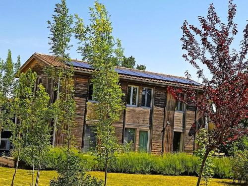 Maison Les Terrasses, 4 star rated wooden house