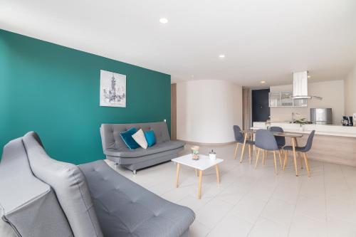 Moderno y amplio apartamento en Laureles 8