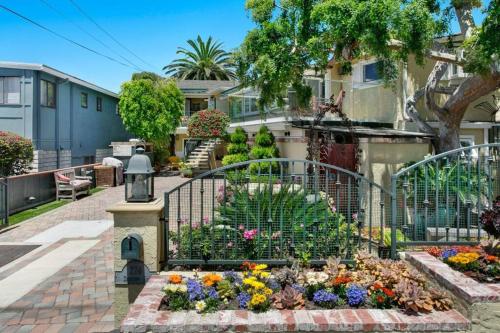 Charming Beach Studio, 2 blocks from the sand