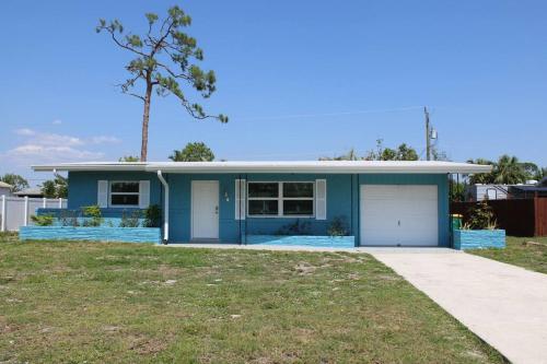 Pool house in Port Charlotte