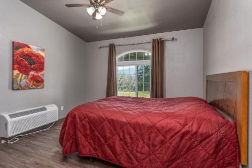 Mountain Trail Lodge and Vacation Rentals