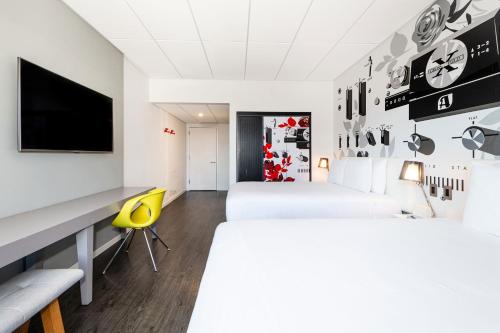 room detail thumbnail 1