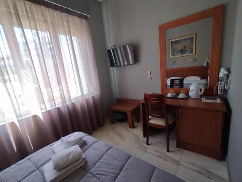 Piraeus Acropole Hotel – Piraeus, PA