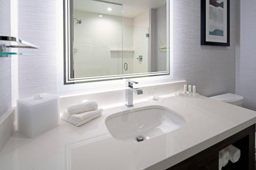 Residence Inn by Marriott Valencia - image 7