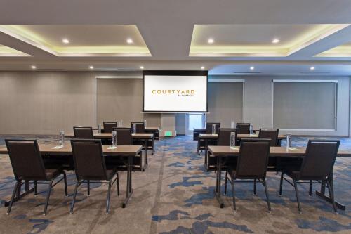 Courtyard by Marriott San Diego El Cajon - image 13