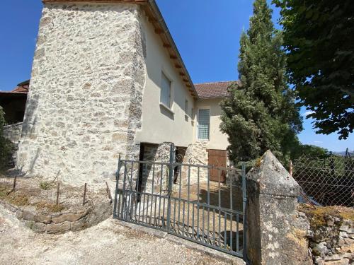Maison de village proche VILLEFRANCHE DE ROUERGUE gîte à louer Savignac