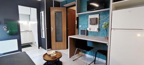 MICHELET Studio climatise avec balcon et parking ferme in Alco