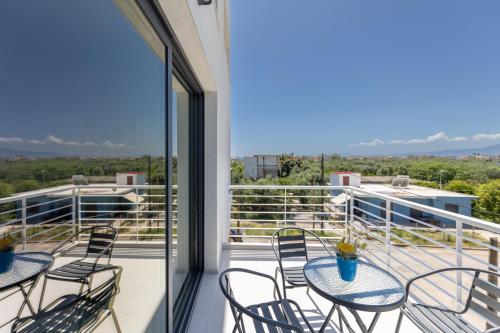 Pagani Blue - Luxury Maisonette B2 in Pharae
