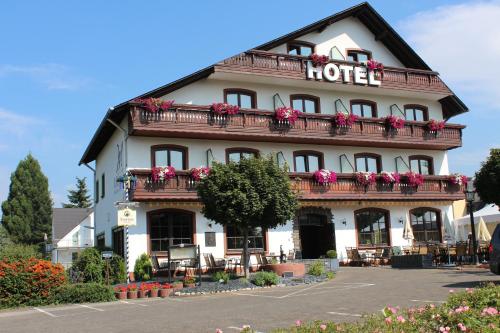 Alembra - Hotel zur Moselbrücke in Schweich, Deutschland