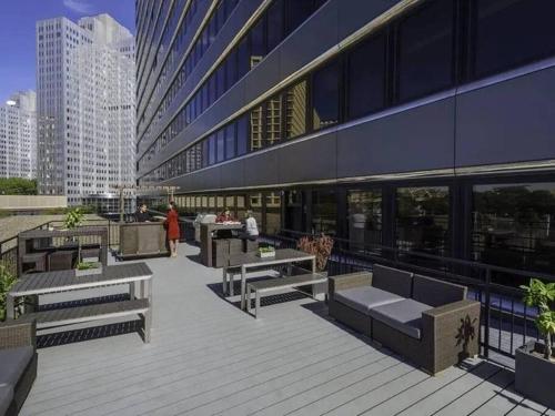 Lavish City Views in DT Pittsburgh 24-7 Valet Gym Lounge Roku in Pittsburgh, USA