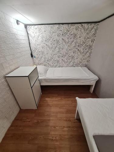 2 twin beds