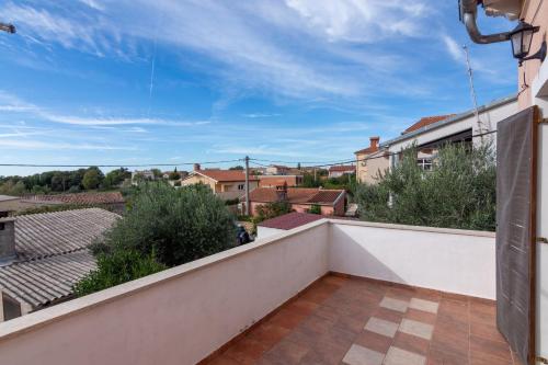 Holiday house with a parking space Valtura Pula - 16611 - image 13