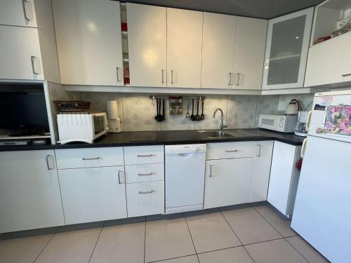 Studio avec Piscine, Clim, Parking et Proche Plage à St Cyprien - FR-1-225D-181 Studio avec Piscine, Clim, Parking et Proche Plage à St Cyprien - FR-1-225D-181