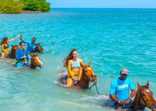 Seashore Vacation Home, Oceanpointe, Lucea, Jamaica