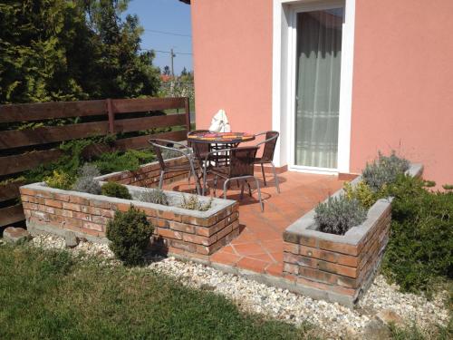 ระเบียง/ชานเรือน, Regina Apartman Hegyko in เฮกกีโค่