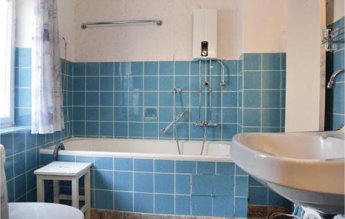 Bathroom, Beautiful home in Patersberg with 3 Bedrooms and WiFi in Patersberg