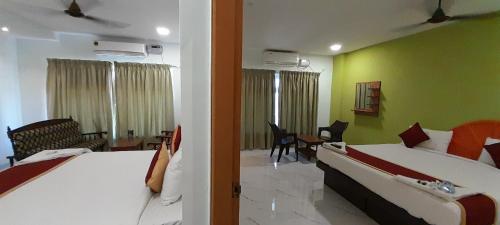 Hotel Rajeswari International