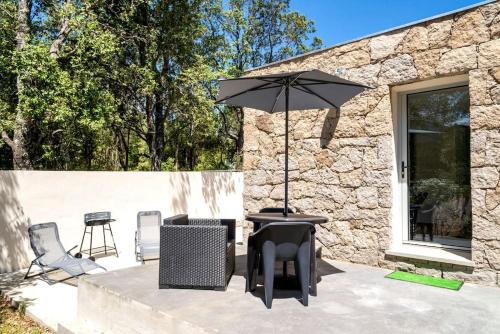 Studio Charmant U Pinu, 2 personnes, 6 Kms de Porto Vecchio - Location saisonnière - Porto-Vecchio