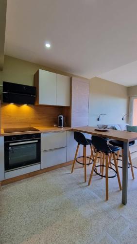 Apartment 4 guests with access to the beachFrejus in Frejus Plage