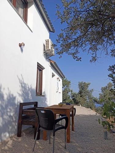 Aloni Cottage above Aegean Sea in Račesa