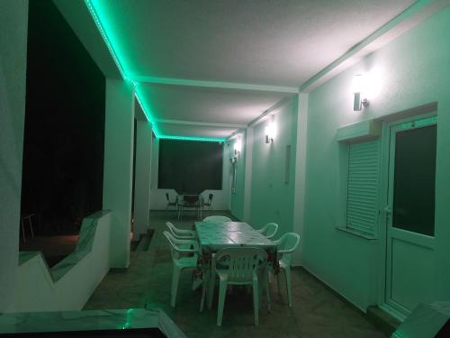 Vila Marija - Teo in Star Dojran