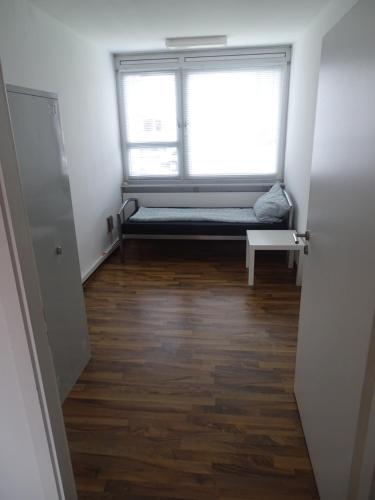 Monteurwohnung / Messewohnung für bis zu 8 Personen - Apartment - Hannover