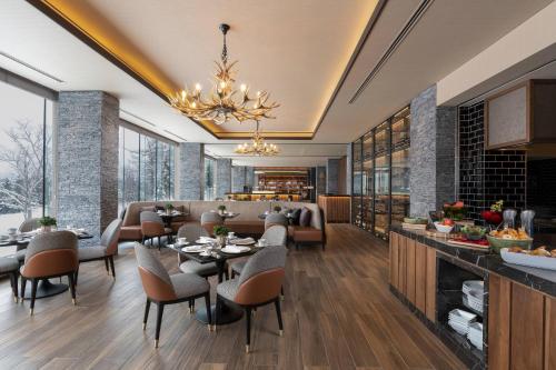 Restaurant, Higashiyama Niseko Village, a Ritz-Carlton Reserve in Niseko Village