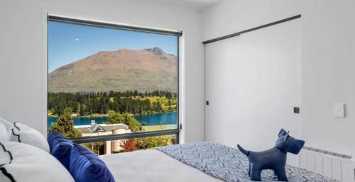 Magnificent Lakeview Modern Luxury - image 5