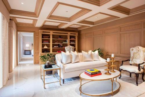 One-Bedroom Presidential King Suite