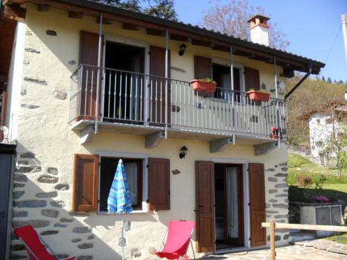  Casetta dei Lupi, Pension in Miazzina