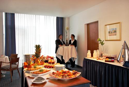 H4 Hotel Kassel - image 2
