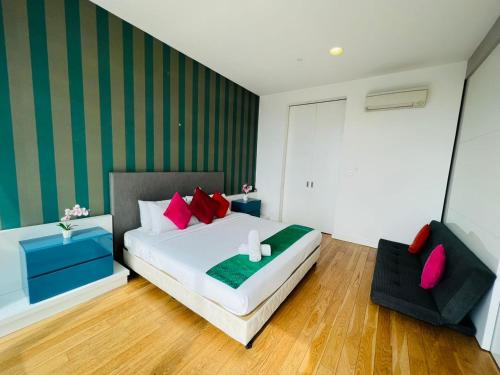 The Platinum KLCC By Sky Pool - image 11