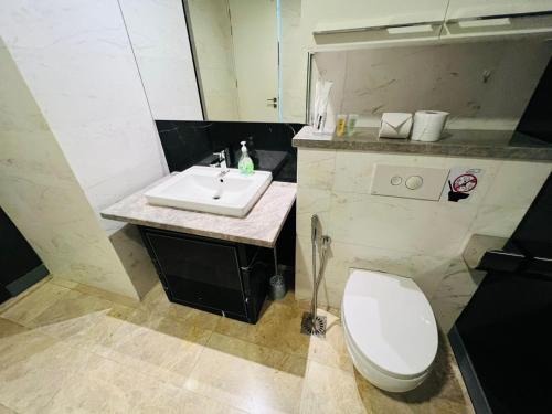 The Platinum KLCC By Sky Pool - image 9