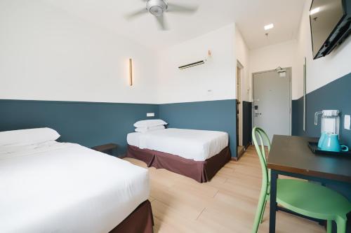 room detail thumbnail 1