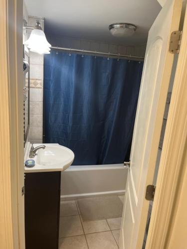 Beautiful Room Just Waiting for You! in Etowah, USA