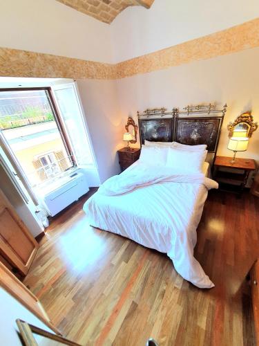 1878s by SC LUXURY HISTORIC HOUSE PIAZZA DI SPAGNA, Rome (photo 10)