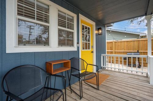 NEW! The Yellow Door- Downtown Wimberley w/ River Access in Wimberley, USA