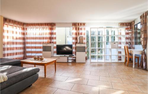 2 Bedroom Beautiful Apartment In Feldkirch