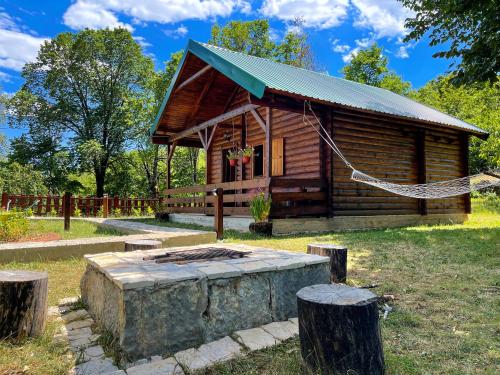 B&B Cetinje - Cabin House Dubovik - Bed and Breakfast Cetinje