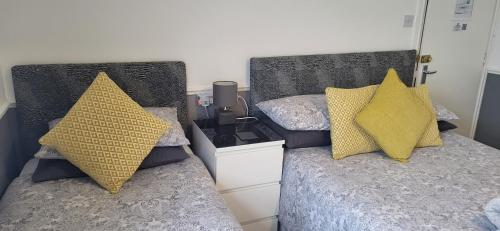 Triple Room with Shower image 6