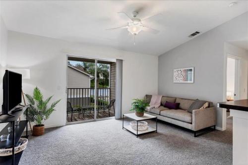 Viagem Modern 1BR with Balcony Pool and Gym