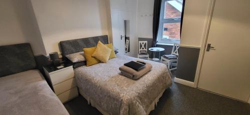 Triple Room with Shower image 10