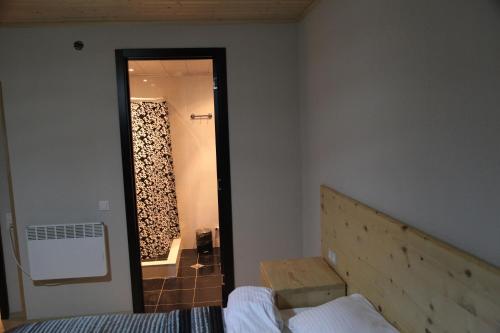 1 double bed