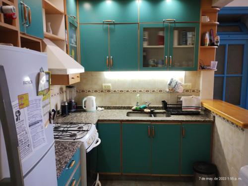 Kitchen, COMO EN CASA en Buenos Aires in Pompeya