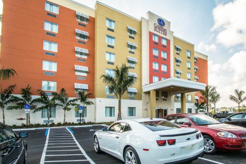 Comfort Suites Fort Lauderdale Airport South & Cruise Port - image 4